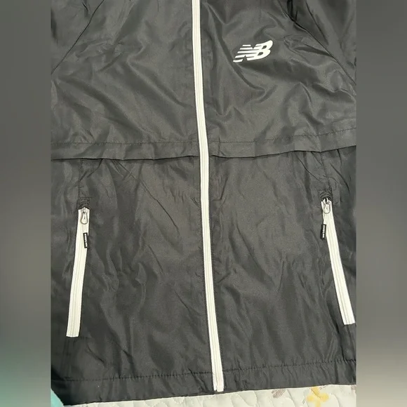 New Balance Men's Black and White Windbreaker - Picture 11 of 13